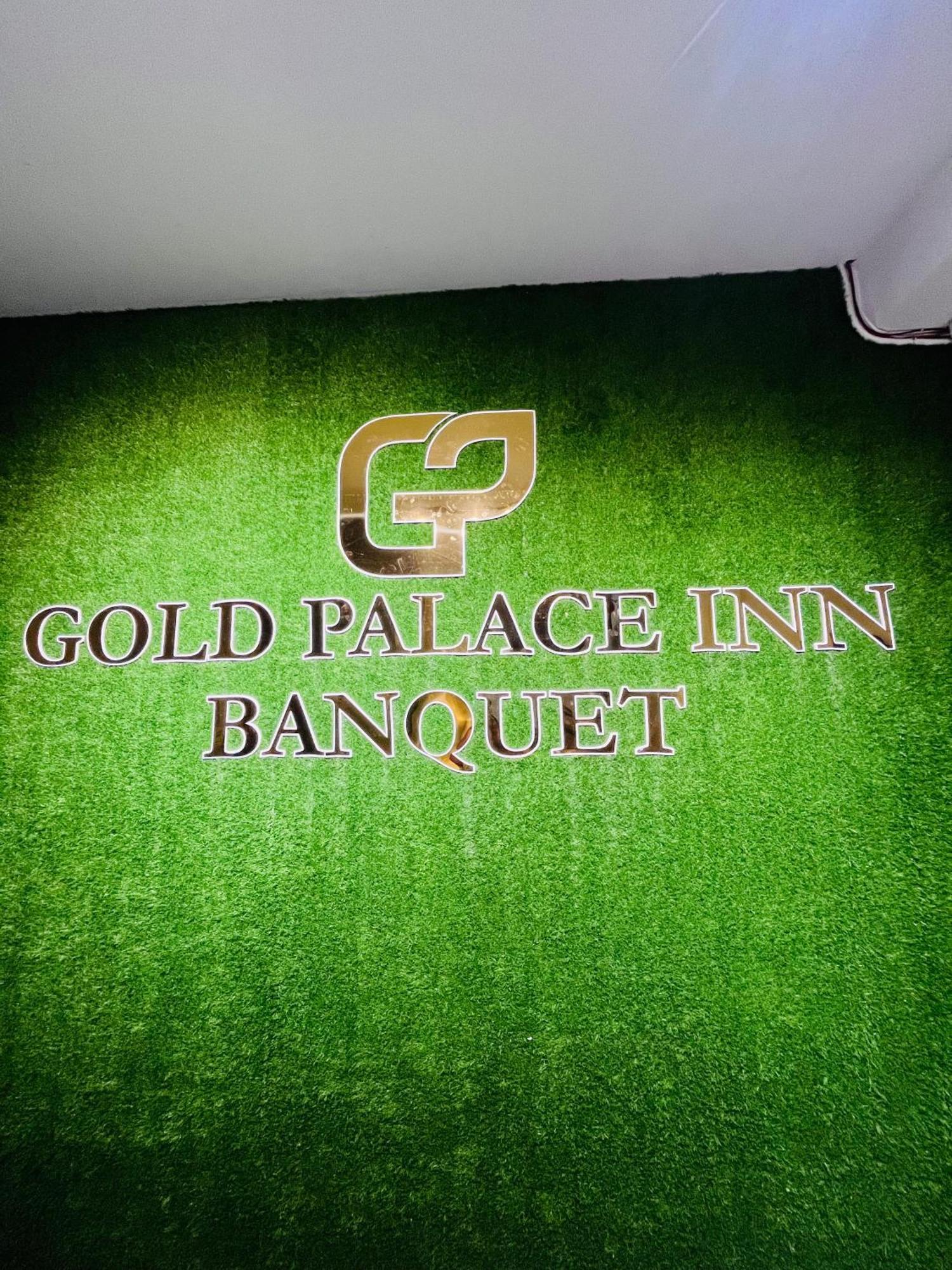 Hotel Gold Palace Inn Сурат Экстерьер фото