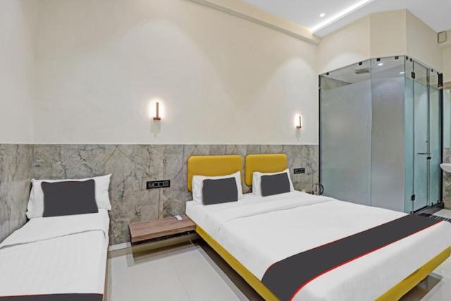Hotel Gold Palace Inn Сурат Экстерьер фото