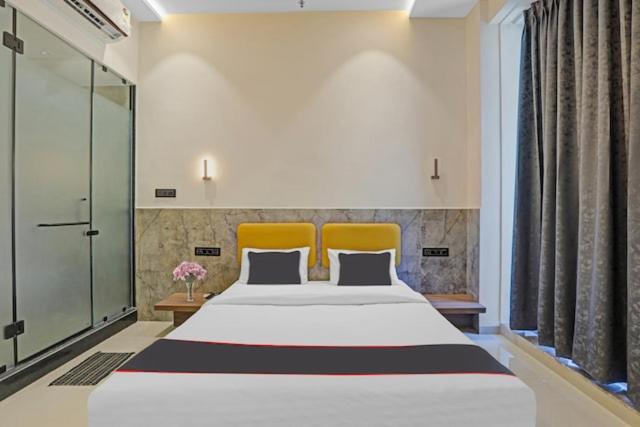 Hotel Gold Palace Inn Сурат Экстерьер фото