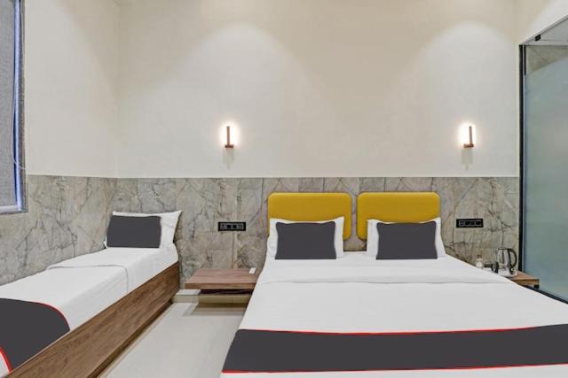 Hotel Gold Palace Inn Сурат Экстерьер фото